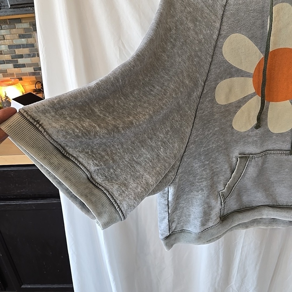 Wildfox Daisy Hoodie Sweatshirt Oversized Gray Faded Look Wide 3/4 Sleeve Sz S - Picture 4 of 14